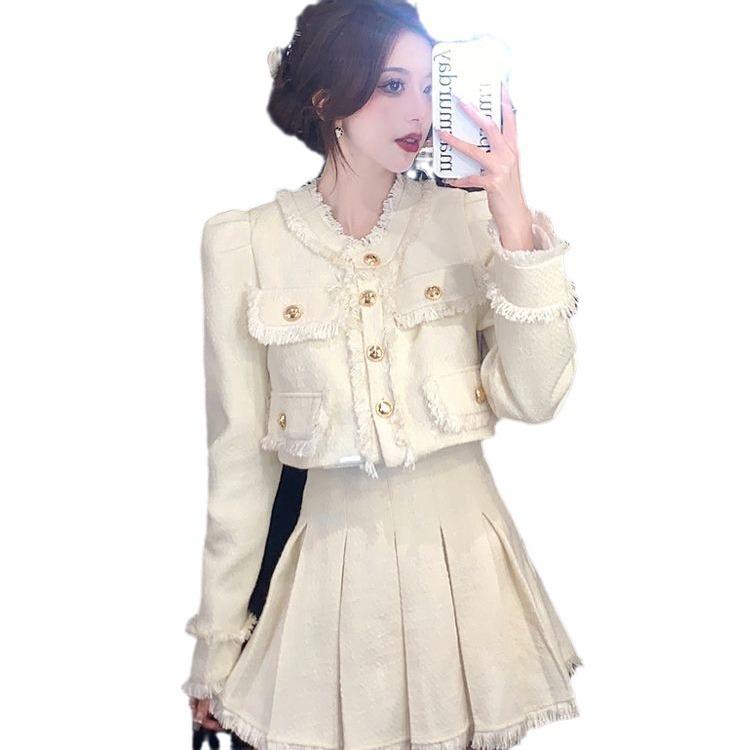 Elegantní dámský oblek ve francouzském stylu: Dvoudílný set sako a krátká sukně