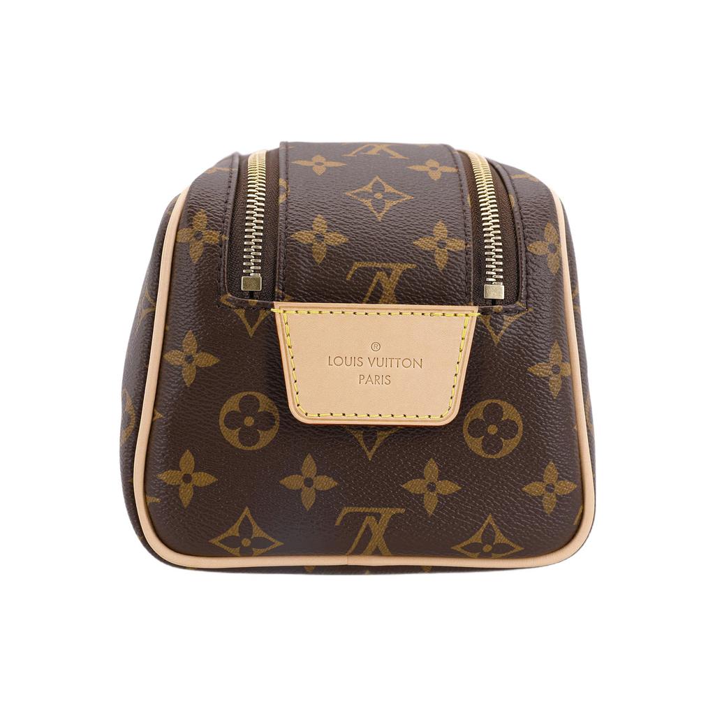 Louis Vuitton Dopp Kit Classic Vintage Print Zipper Closure Coated Canvas With Leather Trim Toiletry Bag Men Toiletry Bag Brown M44494