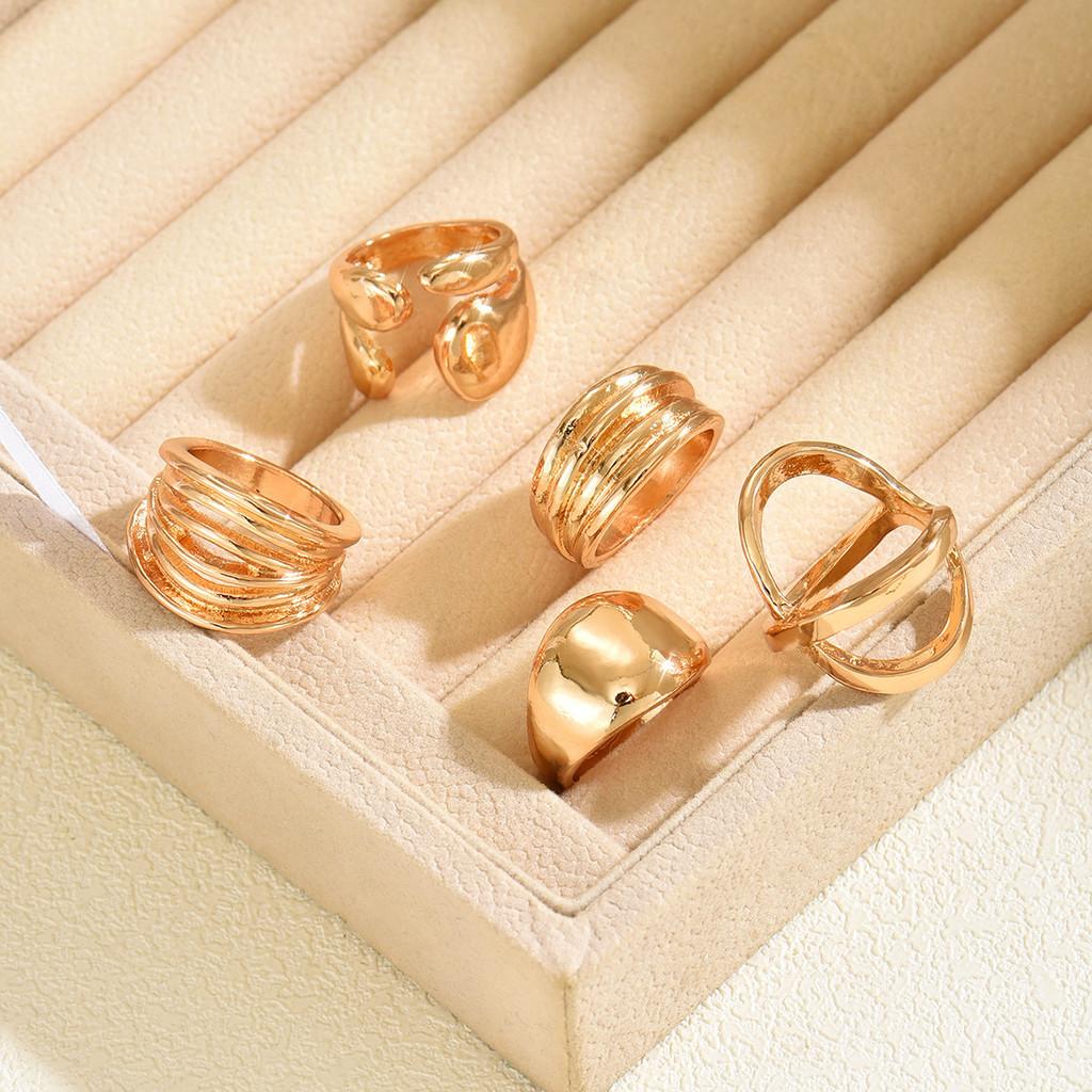 Modern Retro Metal Ring Stack For Women Featuring Geometric Lines For Daily Wear