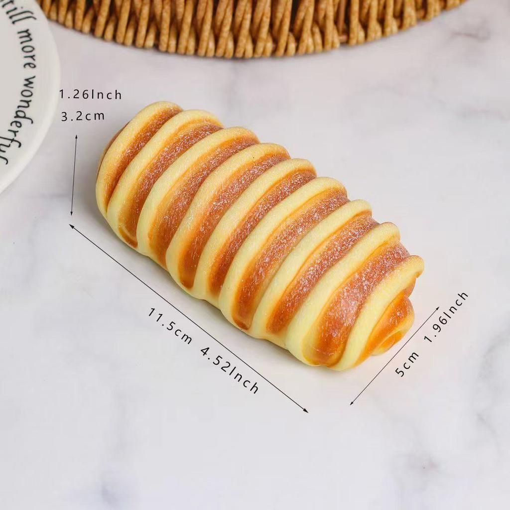 1PCS New Simulation Toast Slow Rebound Decompression Pinch Simulation Bread Holiday Gift Creative Gifts