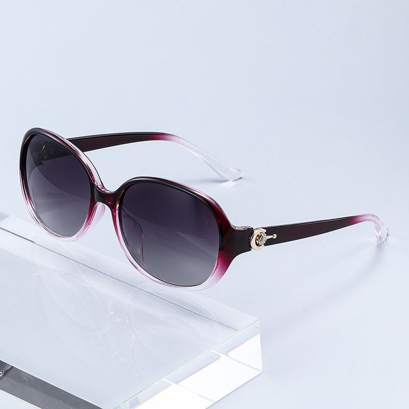 Women Oval UV400 Sunglasses Fashionable UV Resistant Shades for Travel Beach Stage Performances