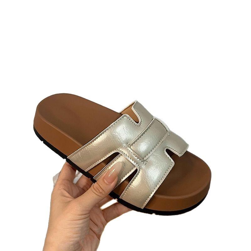 Wear Flat-bottomed One-pedal Cool Slippers for Women's Summer New Retro Beach One-word Slippers