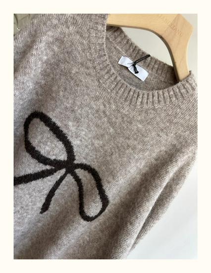 Xiao Wang's 8370 Winter Korean Plus Size Casual Bow Knit Sweater