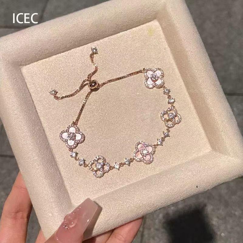 High-value rich family daughter pink flower bracelet new niche exquisite high-end girlfriend temperament hand jewelry