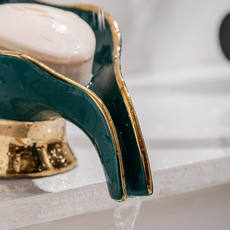 Soap Box Household High-end Drain Soap Box Bathroom Light Luxury Style Personality Creative Soap Box Shelf