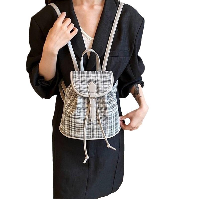 Schoolbag simple Korean version of textured women's bag fashion trend 1011 new backpack niche plaid shoulder messenger bag