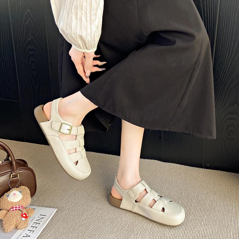 2025 Summer Ladies Fashion retro matte PU hollow closed Toe sandals Soft sole sports sandals buckle cross Platform beach