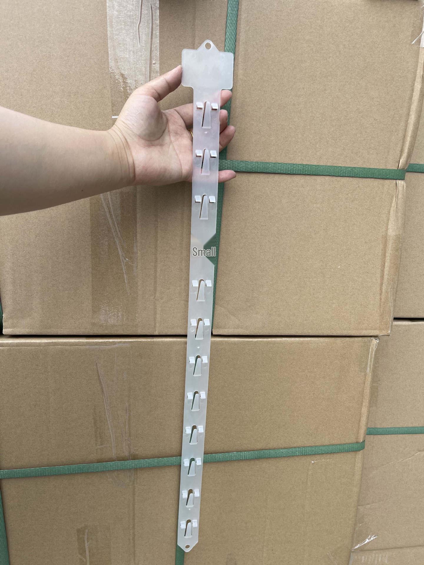 Injection-Molded Supermarket Hanging Strip with 12 Plastic Hooks