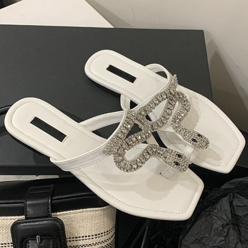 Fashion Crystal Women's Flats Slippers Elegant Clip Toe Shoes Summer Trend 2025 Fad New Flip Flops Walking Cozy Soft Sandalias De Mujer