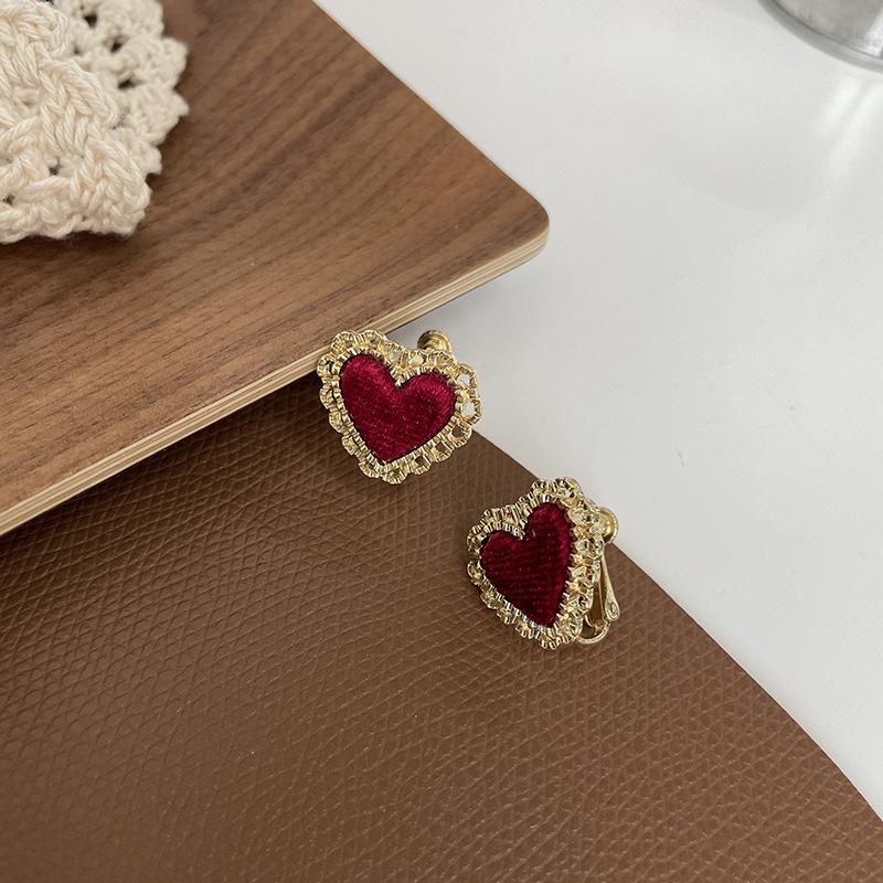 Retro Heart Stud Earrings: Drip Glaze Style, Women's Autumn/Winter S925 Silver Influencer Jewelry