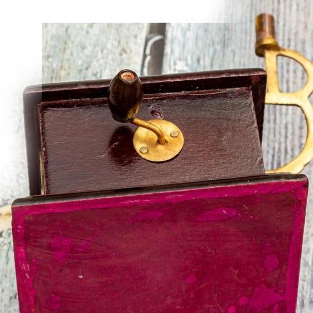 Miniatur-Grammophon aus Messing im Vintage-Stil, Prunkstück – elegantes Wohndekor, 22 cm hoch