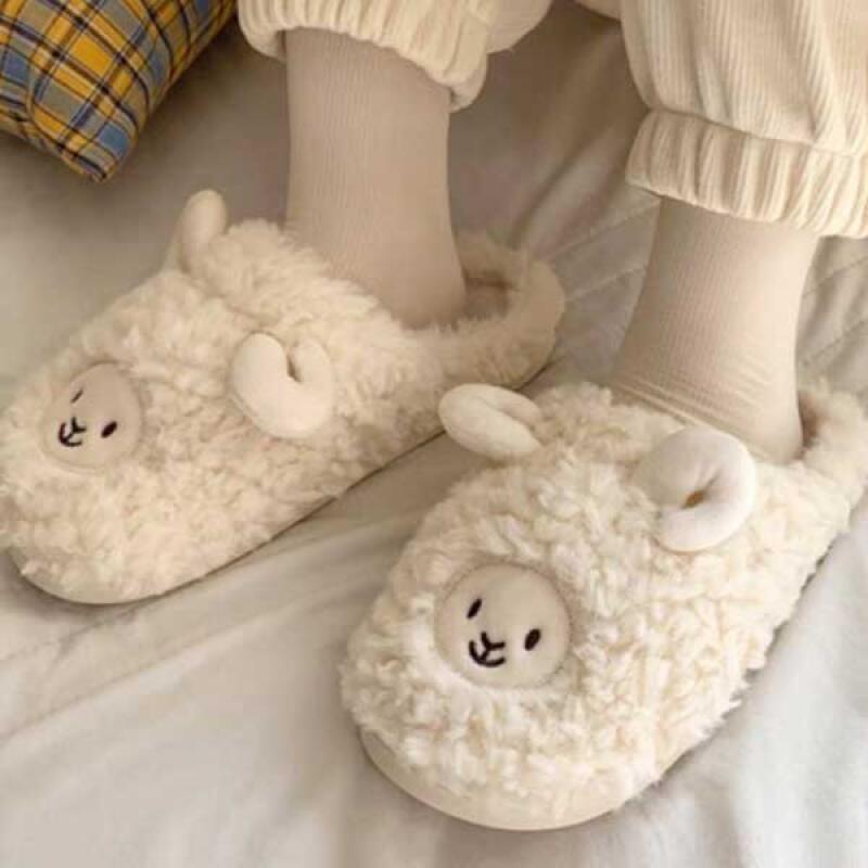 Wool slippers, winter office indoor slippers, noise-reducing living room slippers