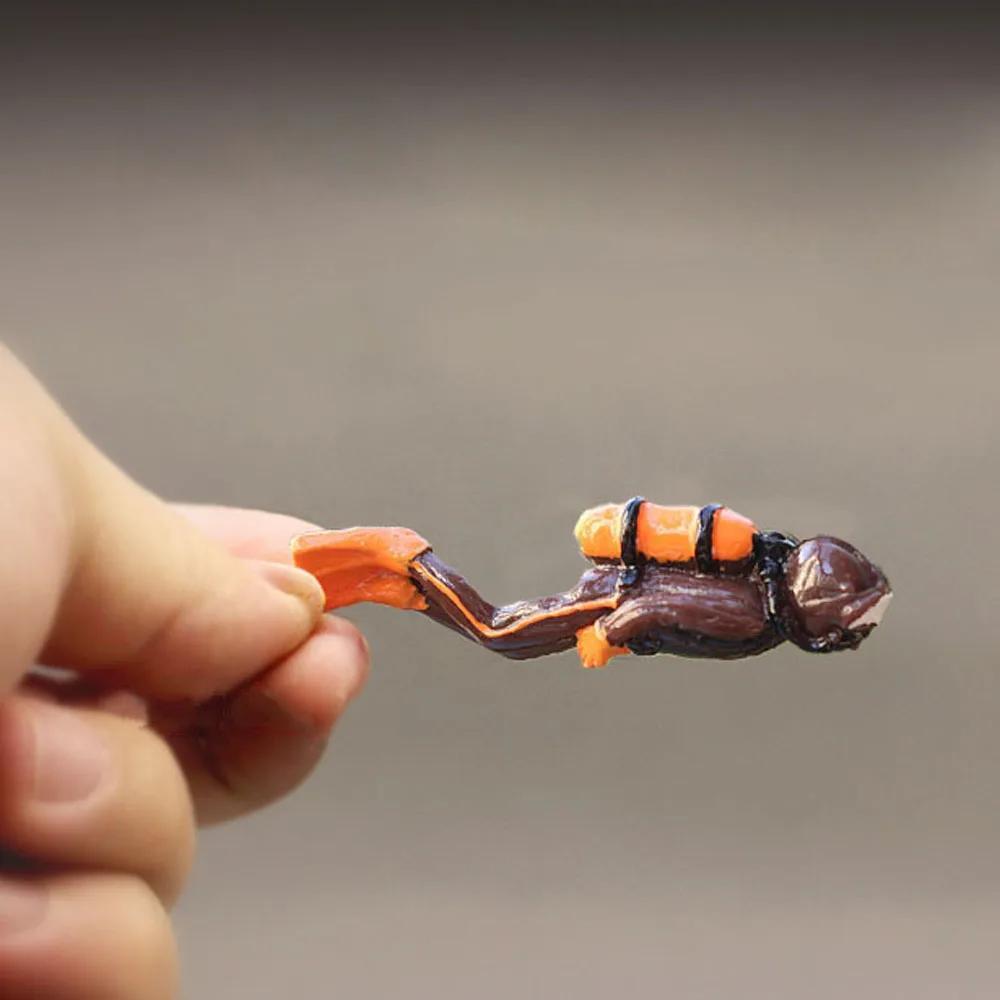 

1 шт., Модель дайвера с океанским персонажем, Сундук с сокровищами, Полимерная фигурка, Миниатюрная модель океанской сцены, Подводный мир, Морские исследователи-дайверы коричневый