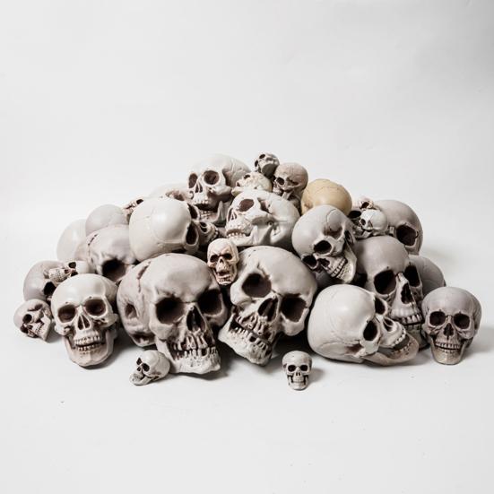 Halloween Skull Head Decor Plastic Realistic Human Skull Figurine for Graveyard Scene Haunted House Bar Home Table Decorations