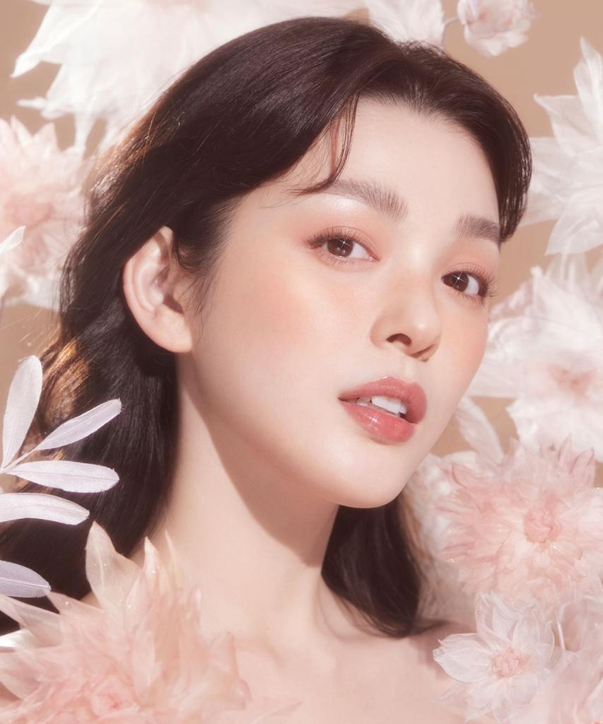 Blooming Edition Glass Shine Lip Topper