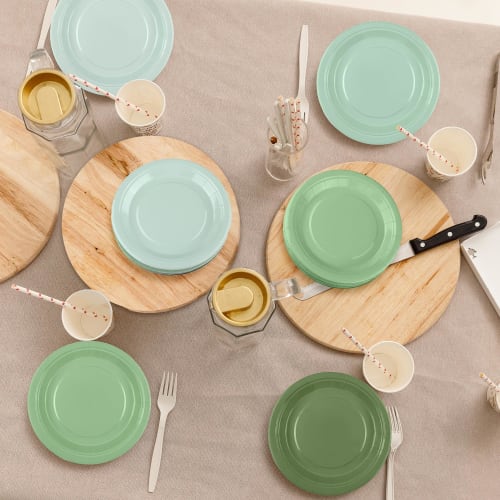 Breroa Gradient Green Paper Plates, 72-Pack, 7-Inch Disposable Round Dinner Plates, Heavy-Duty, for Weddings, Birthday Parties, and Table Decorations