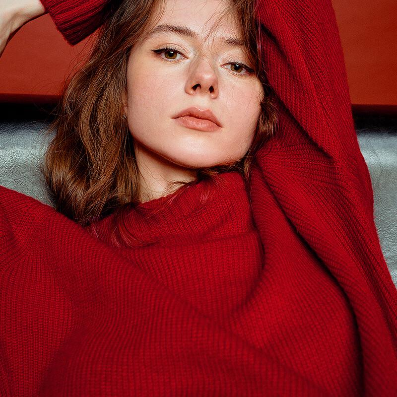 Women's Off-Shoulder Knit Top