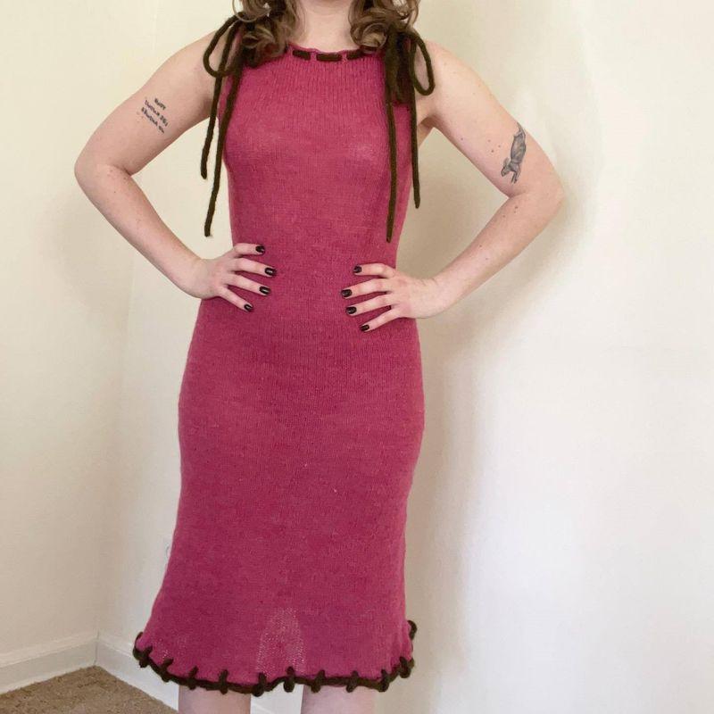 

Универсальная женская одежда для внешней торговли 2024 Лето Новинка Европейский и американский вязаный жилет без рукавов На шнуровке С открытой спиной Сексуальные платья для женщин Rose Red L