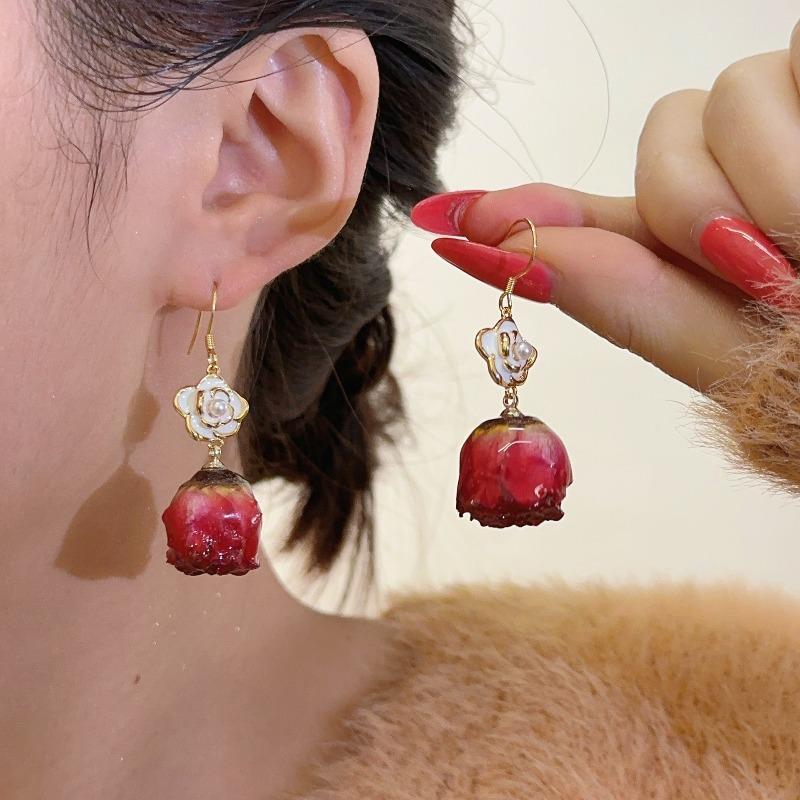 Orecchino Fiore Fiore Naturale. Orecchino Fiore di Rosa Fatto a Mano. Stile retrò, orecchini versatili con frange.
