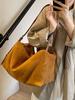 Bolsa de Ombro Suede Retro 2024: Transfronteiriço, Relaxado, Grande Capacidade, Estilo Preguiçoso para Outono/Inverno