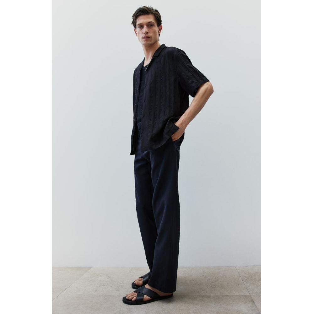 

Рубашка из фактурной ткани HM Regular Fit, черная