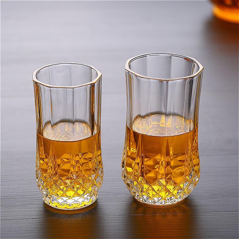 European Style Whiskey Glass Diamond Relief Glass Cup Classic Design Cocktail Glass Elegant Glassware for Personal and Party Use
