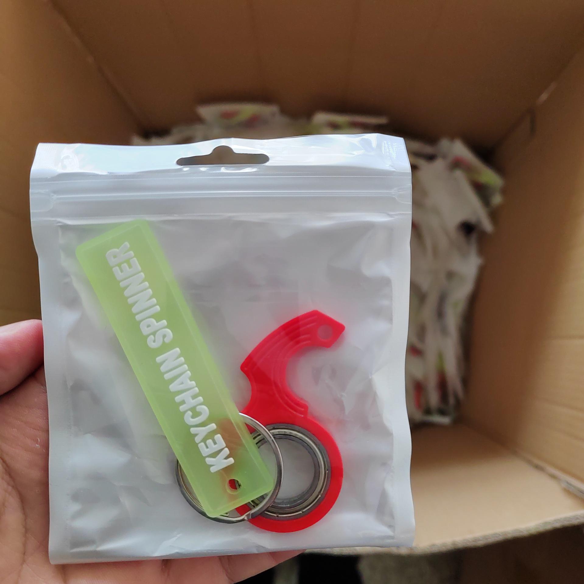 

Популярний брелок-спінер Карамбіт: Спінер на кінчик пальця другого покоління