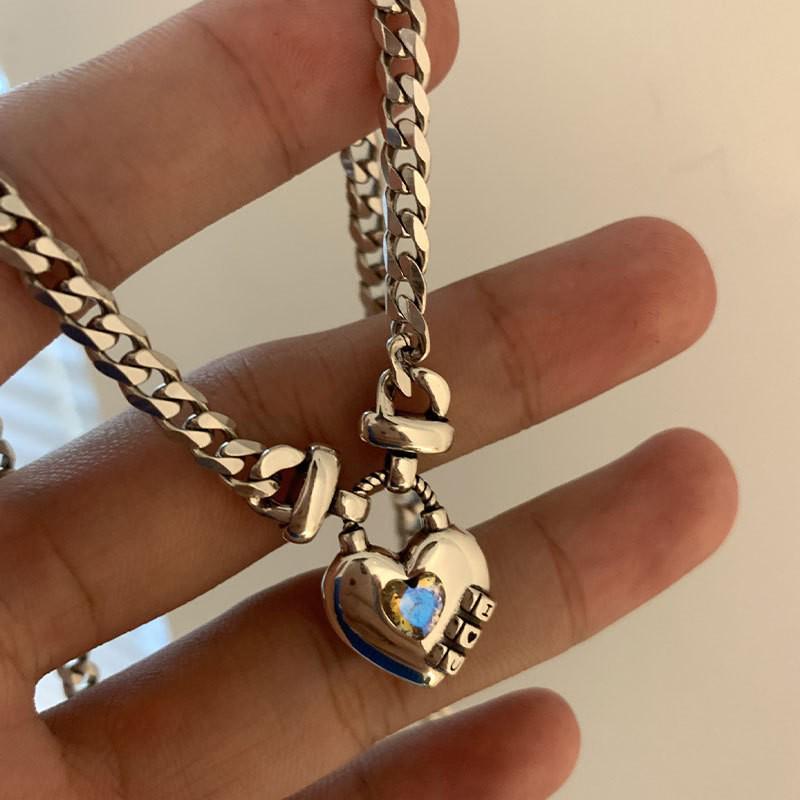 Retro Heart Lock Clasp Necklace: Korean & Japanese Style with Micro-set Zircon for Women