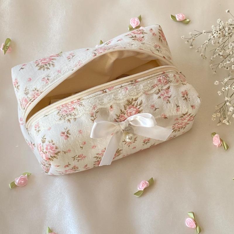 

Bow Cosmetic Bag Ins Style Large Capacity Toiletry Bag Portable Cosmetics and Skin Care Product Storage Bag