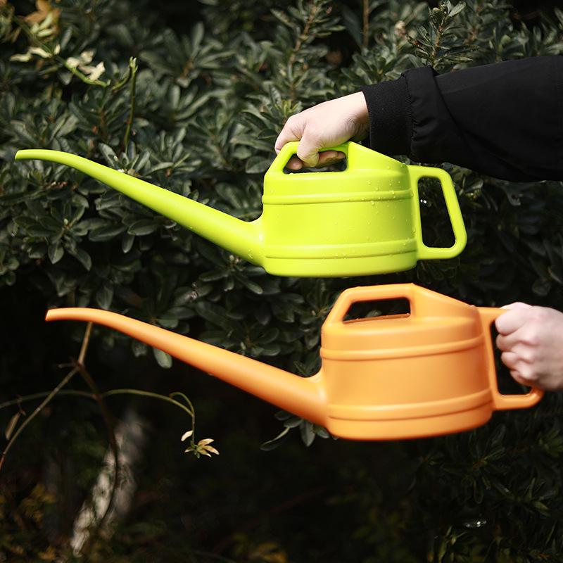 

Creative Long Spout Plastic Watering Can with Sprinkler for Gardening