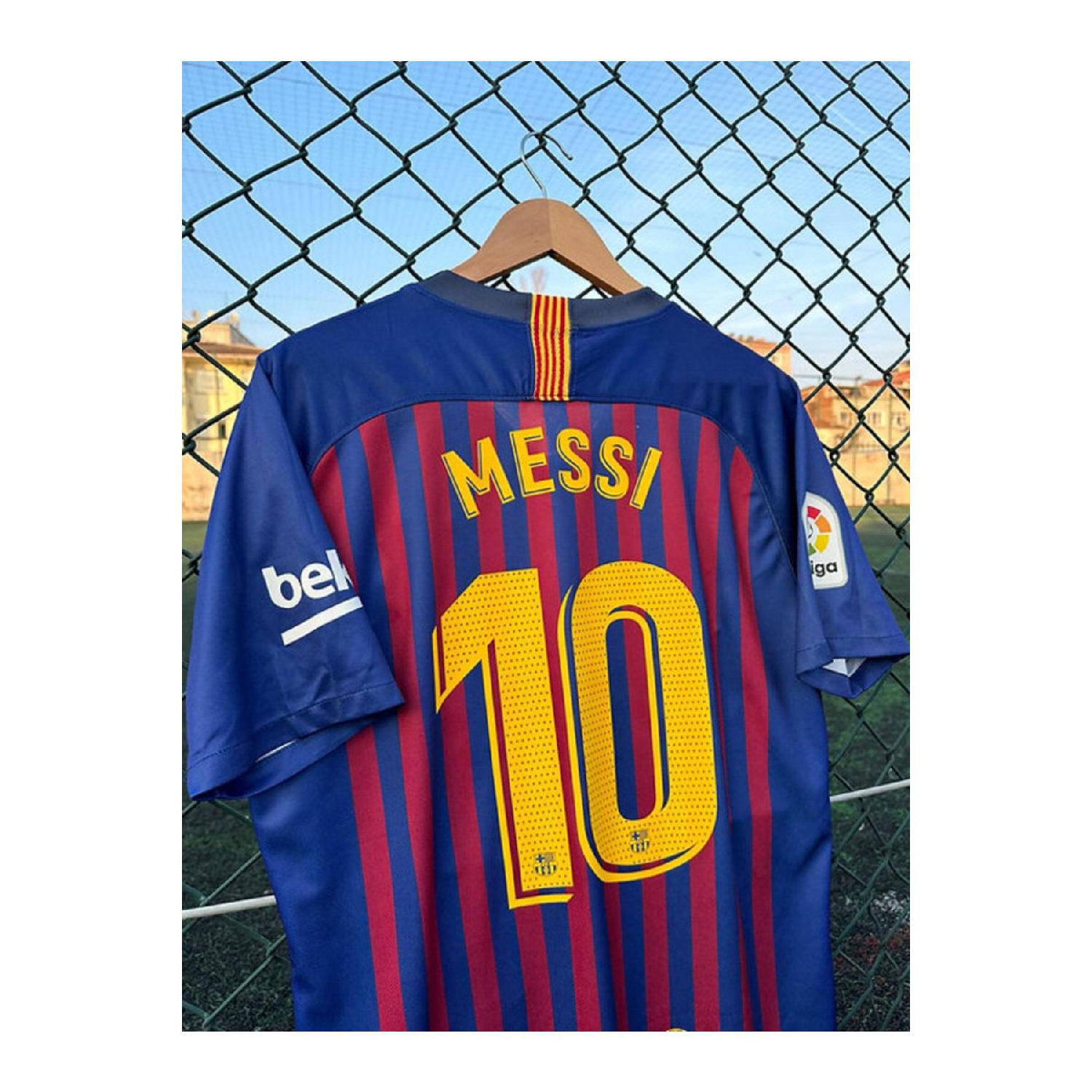 

Бара Лионель Месси, новый сезон 2018/19, домашняя майка Rakuten S чистый
