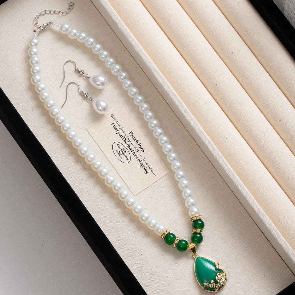 Dreiteiliges Set Anti-Perlen-Ohrringe, Ringe, Schlüsselbein-Kette, Temperament, Muttertagsgeschenk, Schmuckset.