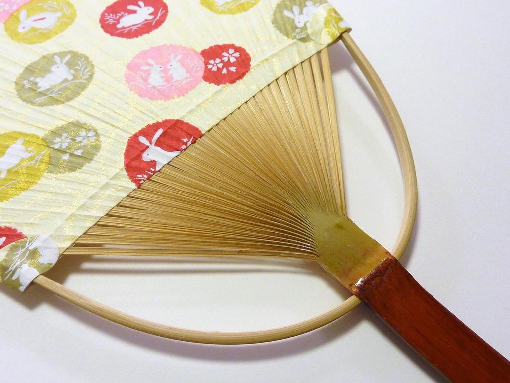 Marugame Uchiwa Bamboo Fan Made in Japan [5 Sense] (Rabbit Pattern)