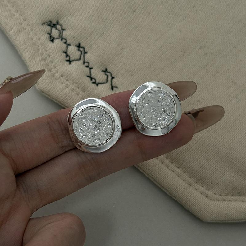 Shattered crystal cluster four-leaf clover round stud earrings retro metal earrings niche high-end sense shining versatile fashion earrings women