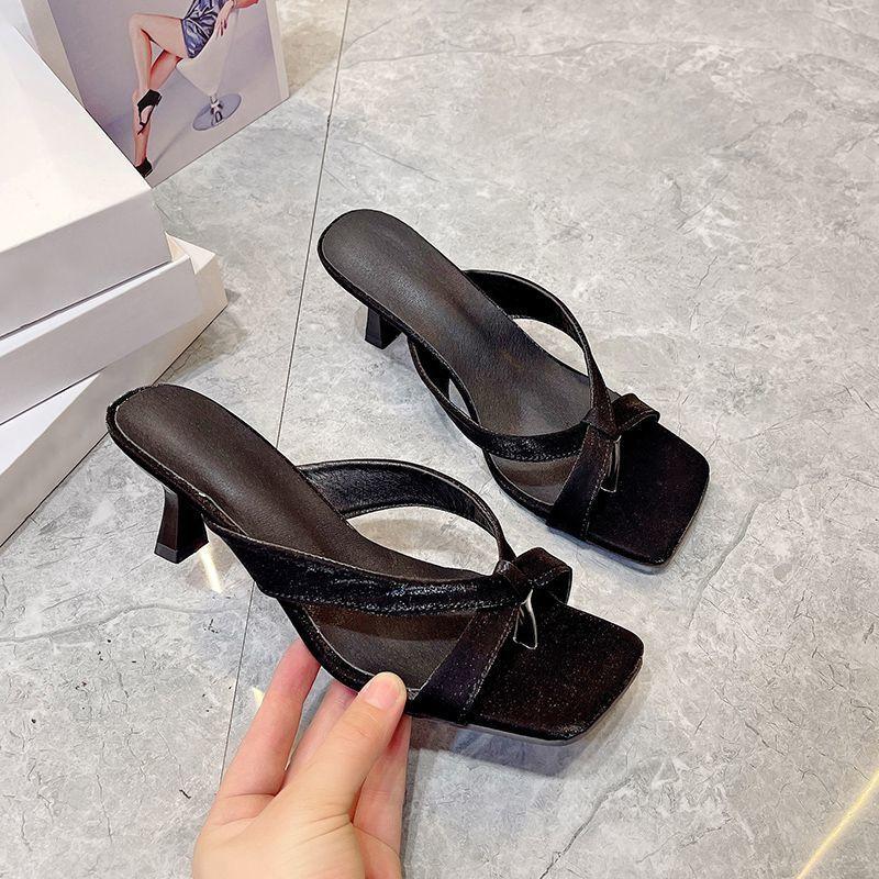 Fashion Internet celebrity toe-crossed slippers women 2025 summer new versatile comfortable simple temperament cool slippers women