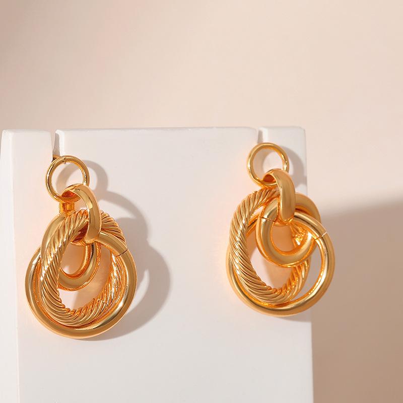 Vintage Retro 18k Gold Plated Round Pendant Exaggerated Stud Earrings For Women