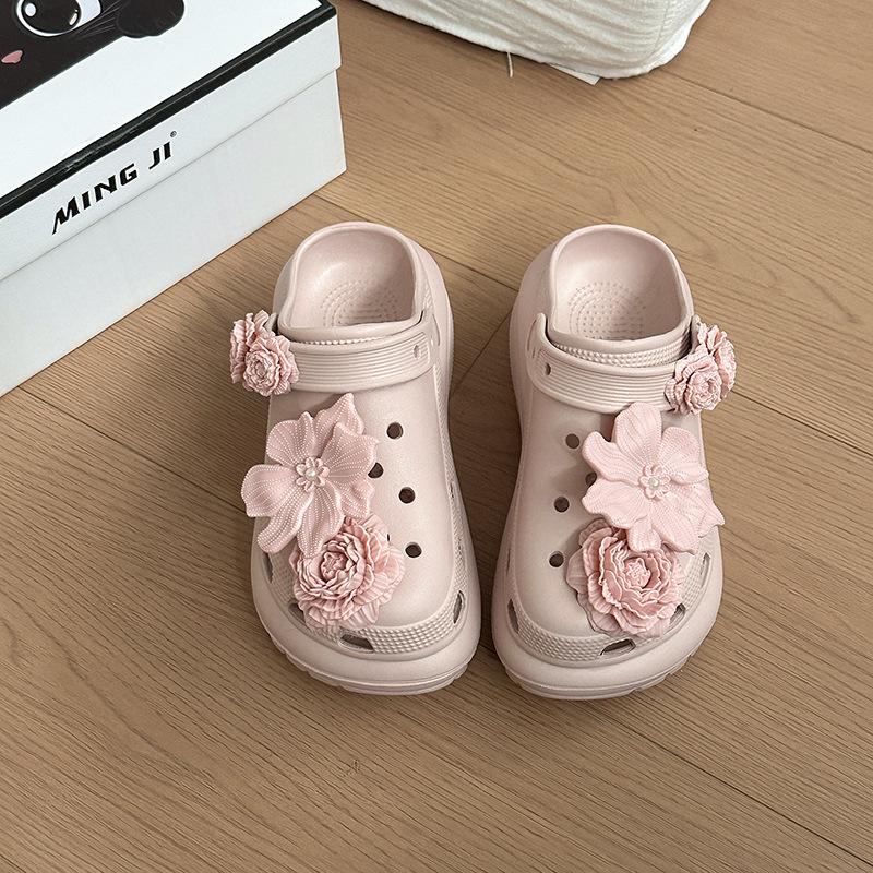 Fashion Versatile Casual Flower Hole Shoes Women's Summer New Design Versatile Classic Outer Sandals