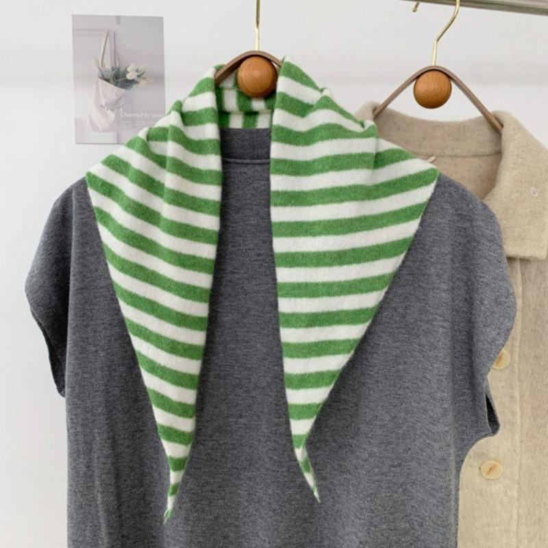 Knitted Triangle Scarf for Women, Y2K Aesthetic Headscarf Shawl, Cozy Neck Warmer, Versatile Head Wrap for Streetwear, Fall Winter Fashion Accessories