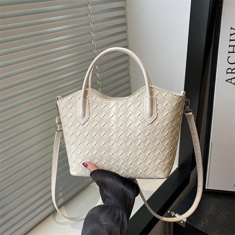

Fashion handbag New retro woven pattern trendy large capacity versatile shoulder messenger bag