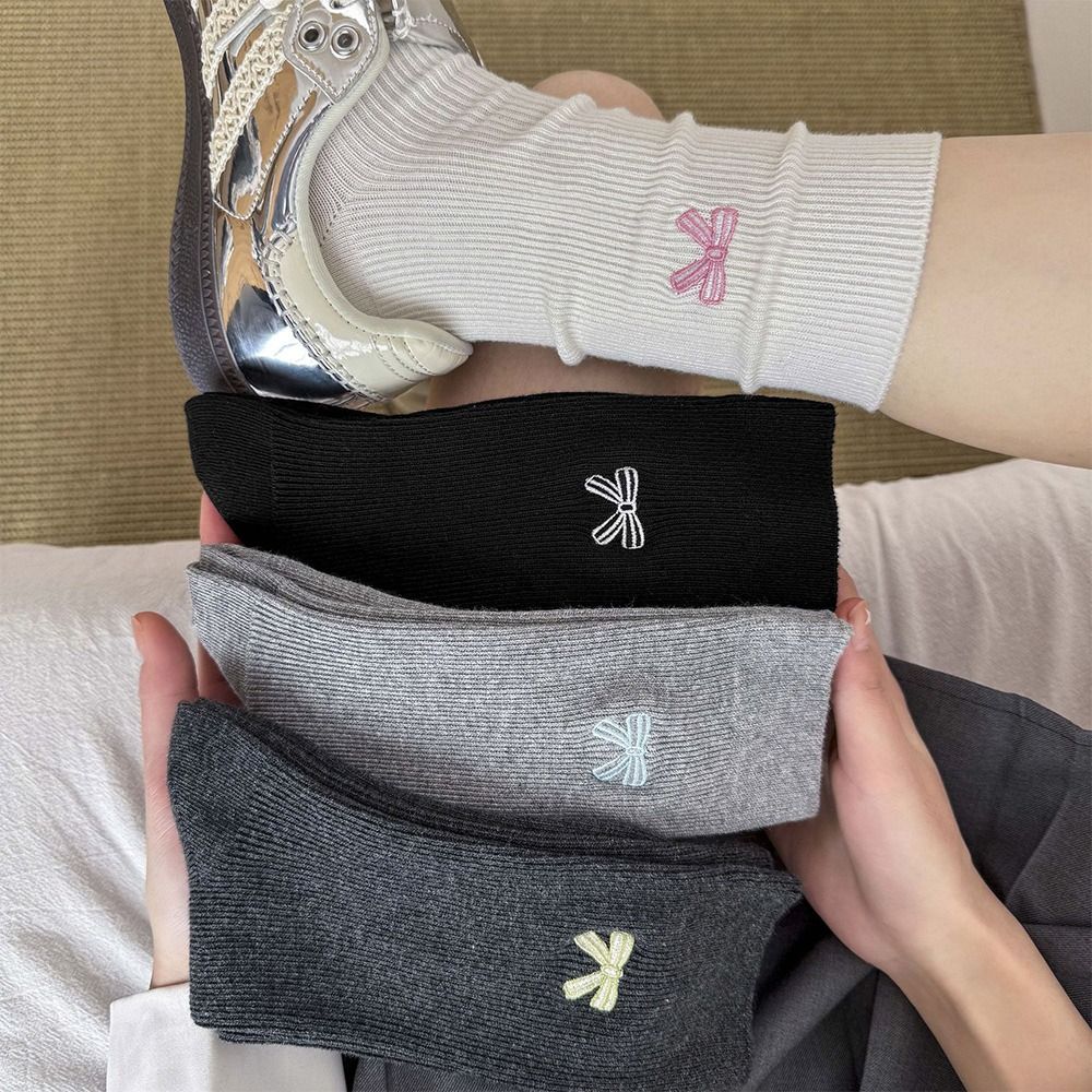 Seamless Women's Mid-Calf Socks Spring Autumn Slouchy Socks Embroidered Bow Socks for Women Girls