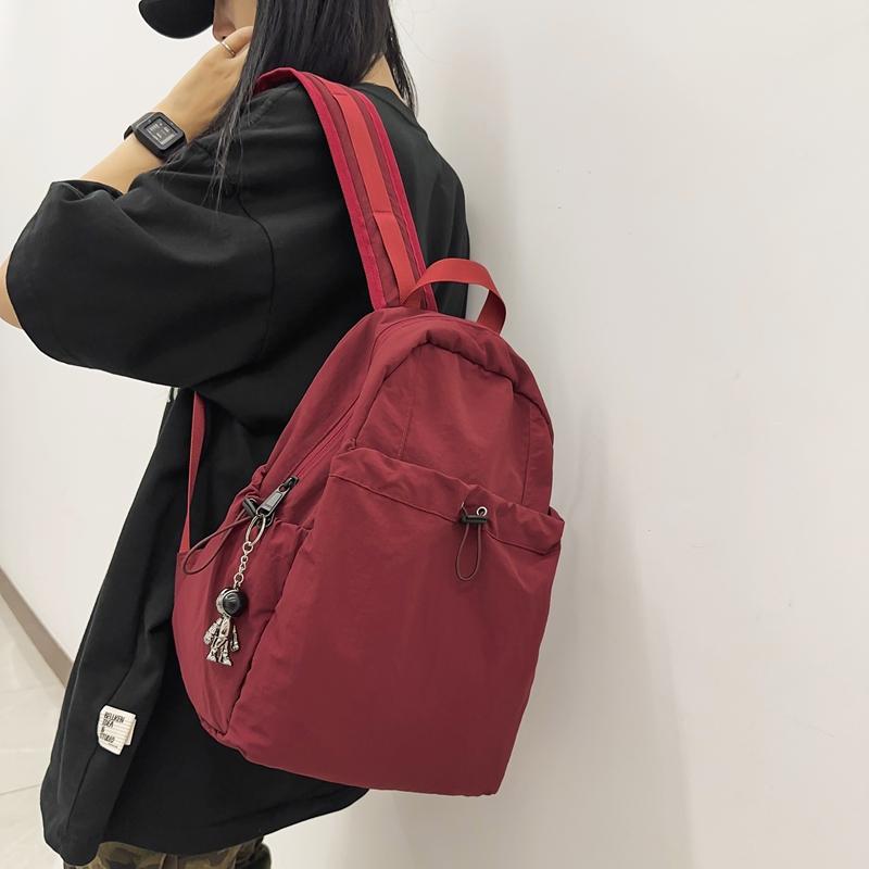 Нейлоновый рюкзак для женщин — фото 18