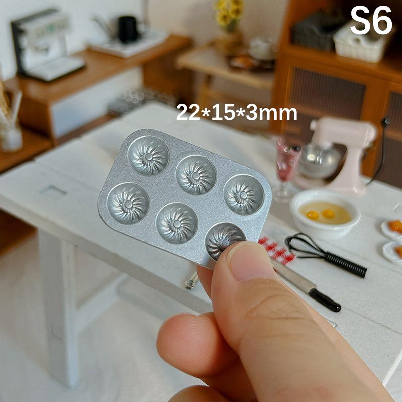 1Pc Doll House Kitchen Decoration Mini Baking Mold Animal Love Star Pattern Shooting Scene Props