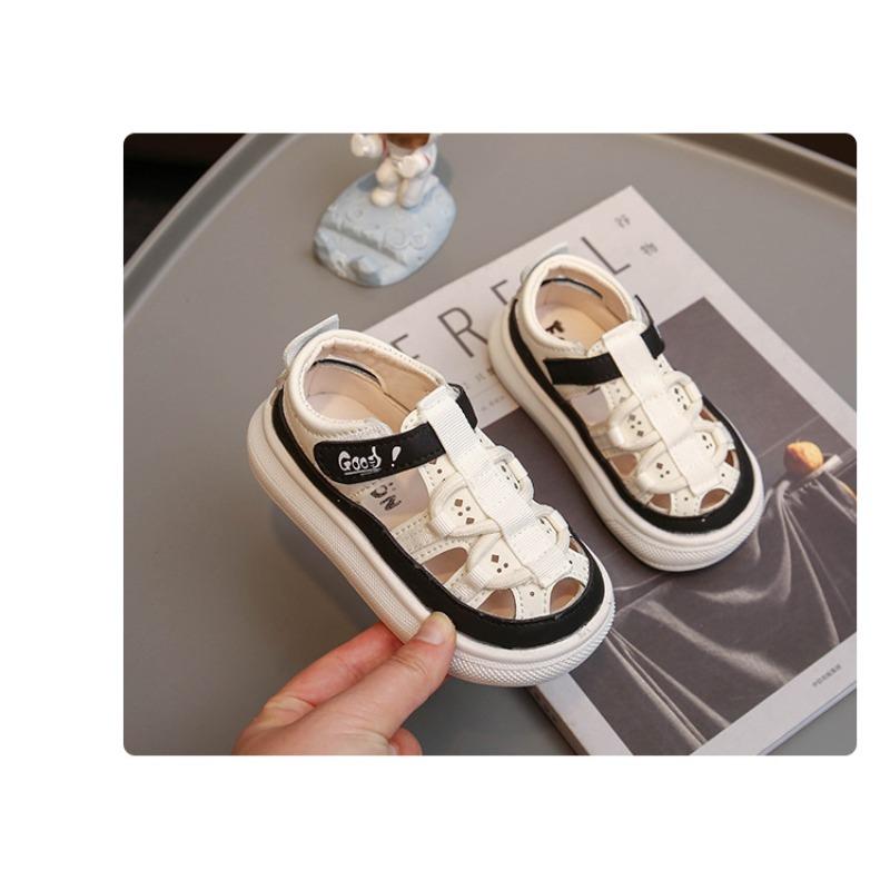 Boys Baotou Sandals Sneakers Summer Hollow Sandals 0-2 Toddler Shoes 1-6 Anti-kick and anti-collision Korean version of beach shoes