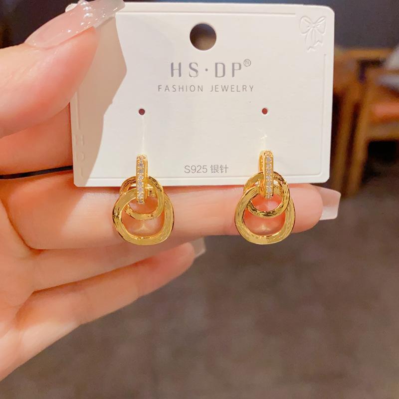 Fashion Minimalist Metal Round Twisted Dangle Earrings For Women