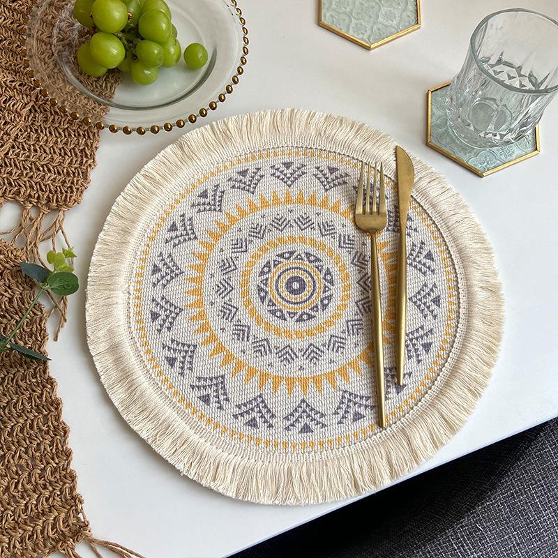 4er Set Boho Gewebte runde Tischsets Handgemachte Tischsets Gewebte Jute Quastenmatte RetroTischdekor Fransen Kaffeematte Fellknäuel Essmatte Pompom Home Decor