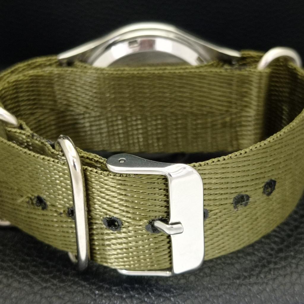 Seiko 5 AUTOMATIC JAPAN MENS VINTAGE GREEN COLOR DIAL WATCH A701658-5 R206c-a701658