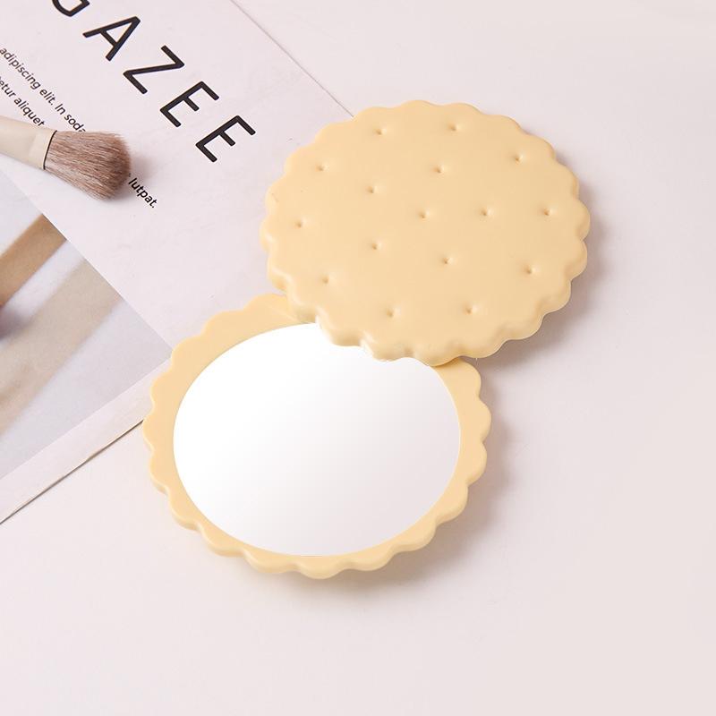 Mini Biscuit Hand-Held Mirror Portable Cheese Biscuit Design Biscuit Make-Up Mirror Cute Folding Biscuit Pocket Mirror Travel Circle жёлтый