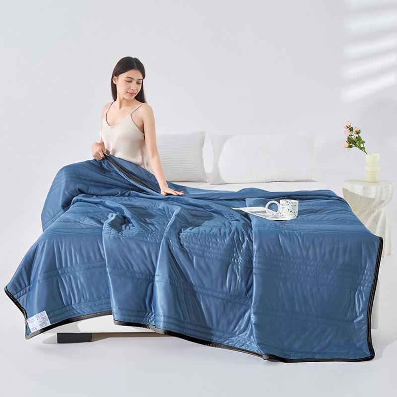 Seiden-Sommerdecke mit kühlendem Effekt: Einzel-/Doppelbett, Maschinenwaschbar, Klimaanlagen-geeignet, Dünner Geschenke-Quilt