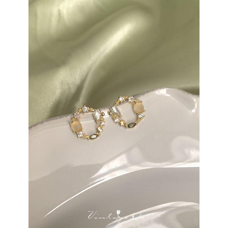 

Wizard of Oz Retro Shining Micro Inlay Rhinestones Opal The Wizard of Oz (Silver Gold Plated Ear Pin)