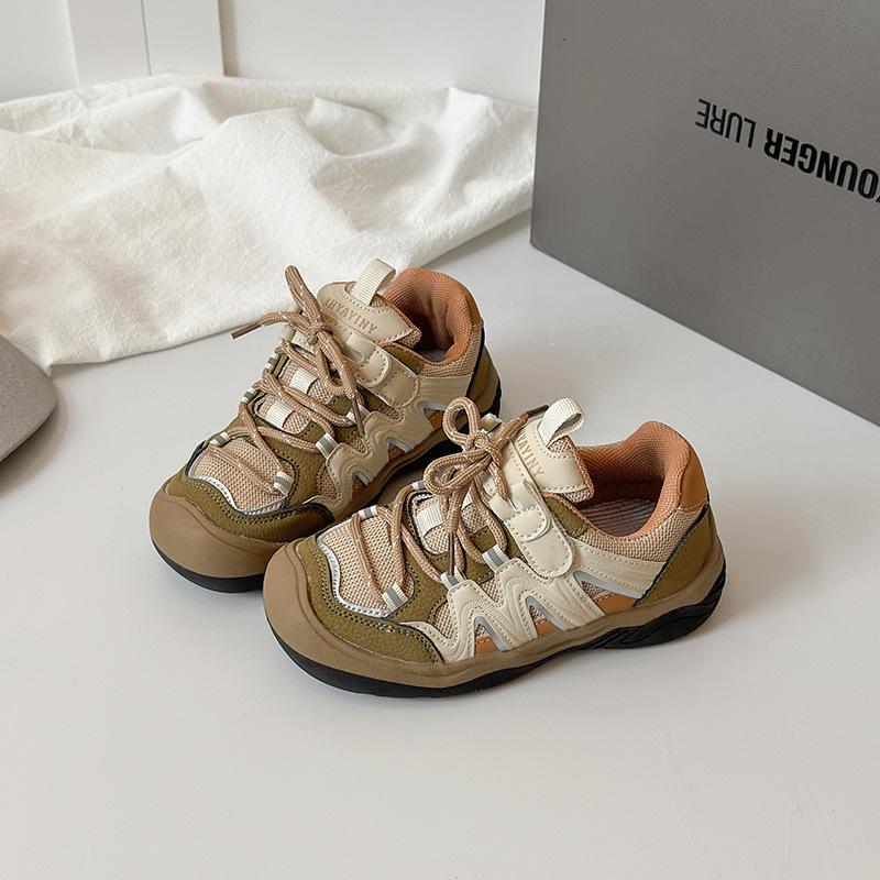 2025 autumn new sports shoes boys hiking shoes Korean version versatile casual board shoes breathable girls outdoor shoes tide